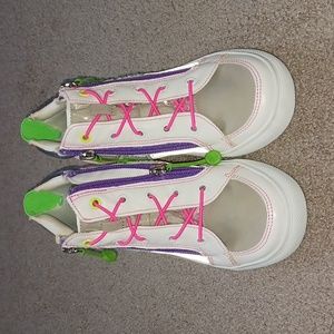 NWOT Steve Madden unisex Size 1 Multicolor Sneaker